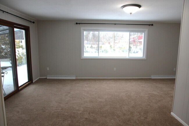 Building Photo - 4259 Packard St