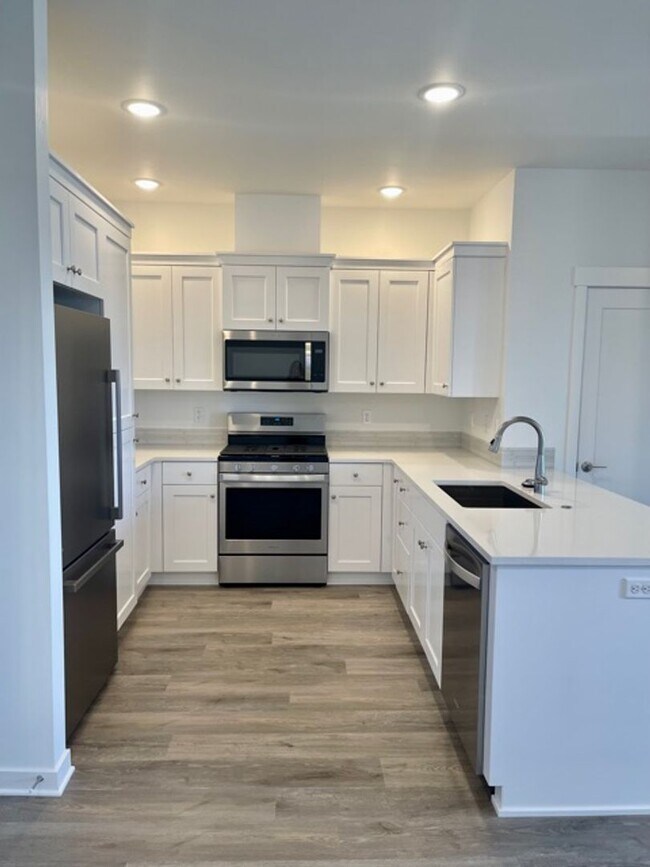 Foto del edificio - Gorgeous newer townhome in SE Bend!
