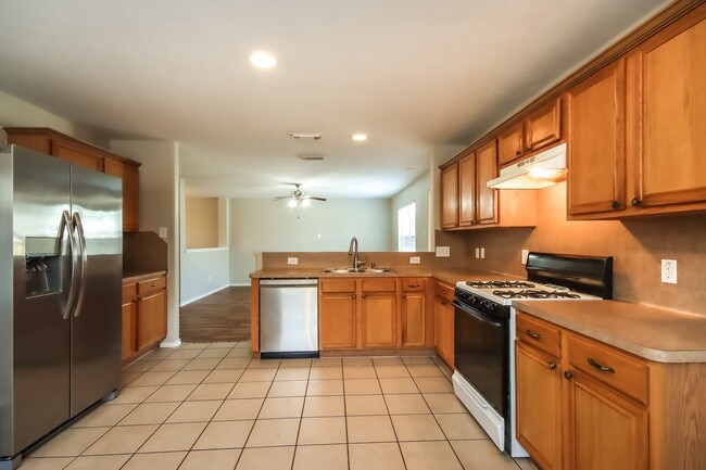 Building Photo - 17903 Seco Creek Ln