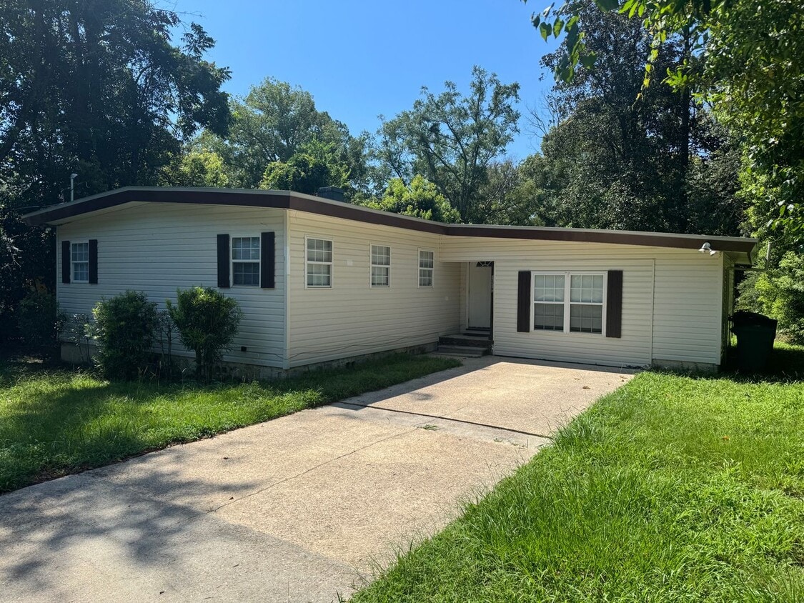 Four Bedroom, Two Bathroom House on Sharke... - Four Bedroom, Two Bathroom House Near FSU