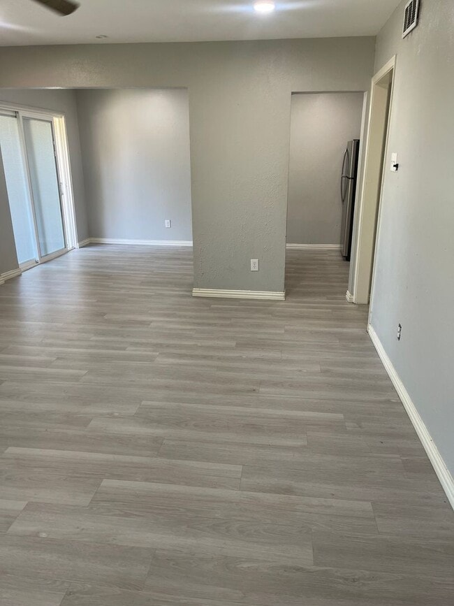 Building Photo - 5826 Sandhurst Ln