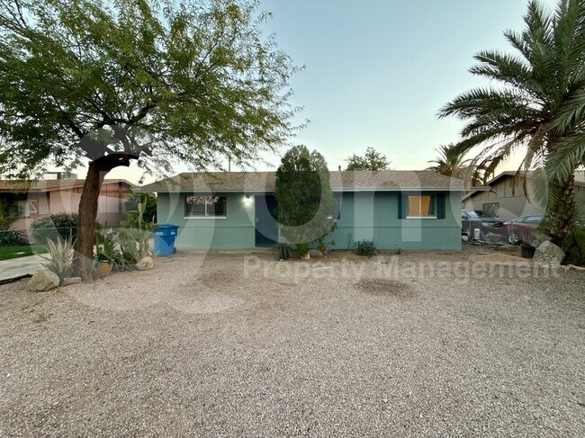 Photo - 2013 E Nancy Ln House