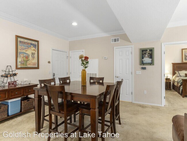 Building Photo - 2 br, 2 bath House - 915 Incline Way #302