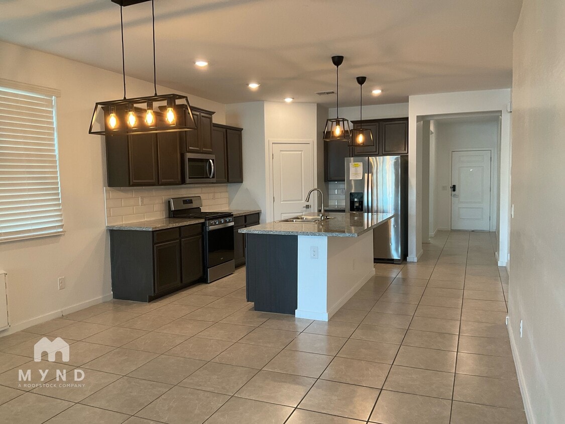 Foto principal - 8872 N 185th Dr