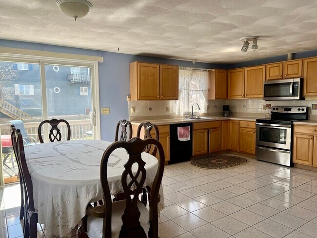 Foto del edificio - 20 Emerald Dr