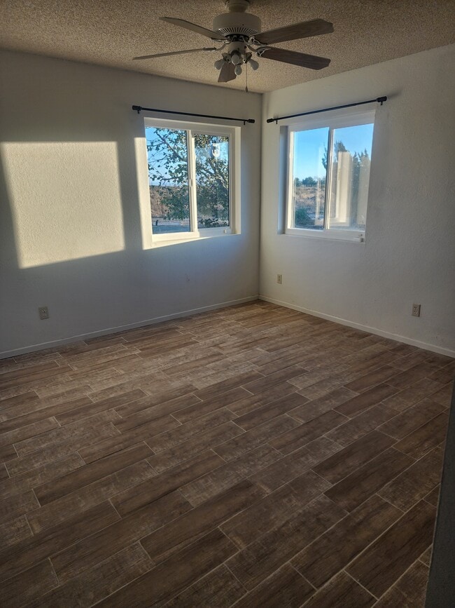 Building Photo - 9201 Shirley St