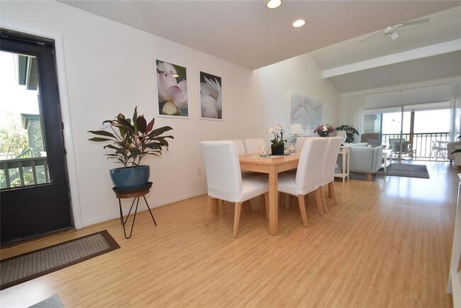 Photo - 1512 Pelican Point Dr Apartment