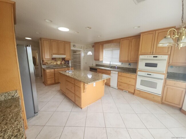 Foto del edificio - 6421 Lochmoor Dr