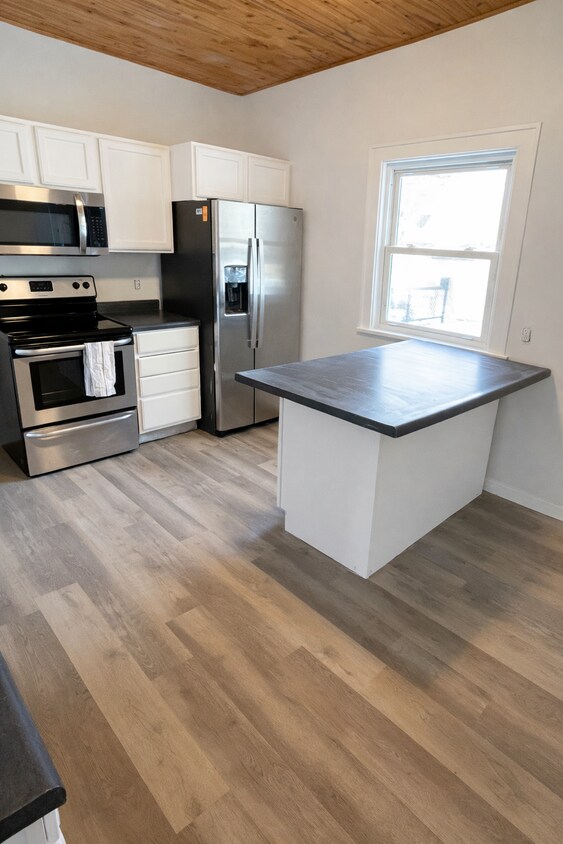 Foto del edificio - 717 2nd Ave NE