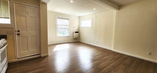 Foto del edificio - Great Inner Sunset Studio For Rent