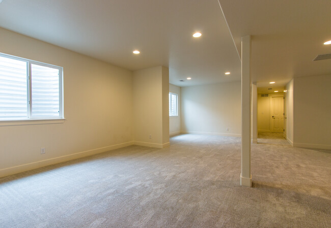 Building Photo - 762 Snowy Plain Road