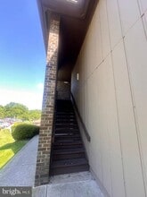 Building Photo - 5821 Royal Ridge Dr