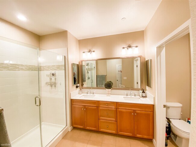 Foto del edificio - 3 br, 3 bath Condo - 9327 Alondra Boulevard 2