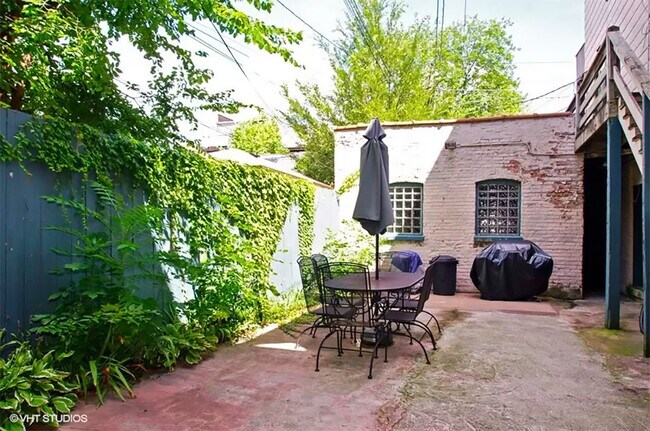 Courtyard - 1701 N Albany Ave