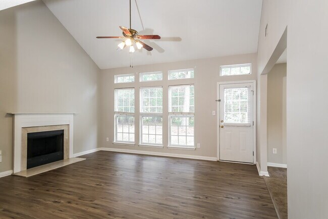 Foto del edificio - 13301 Michael Lynn Rd