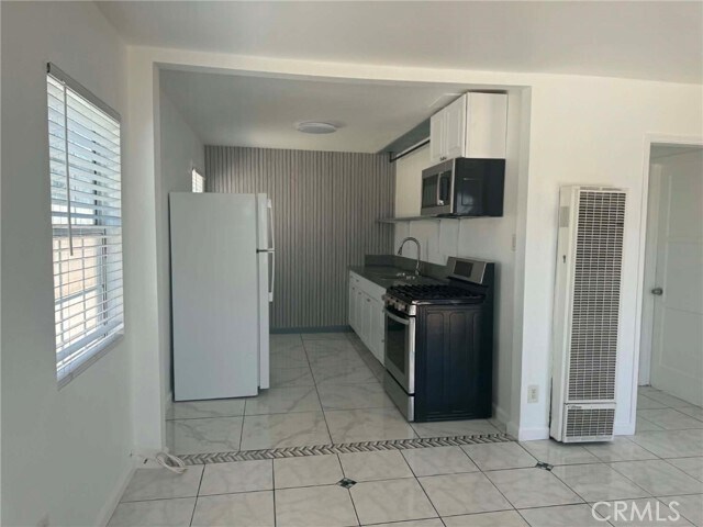 Foto del edificio - 10916 Laurel Ave