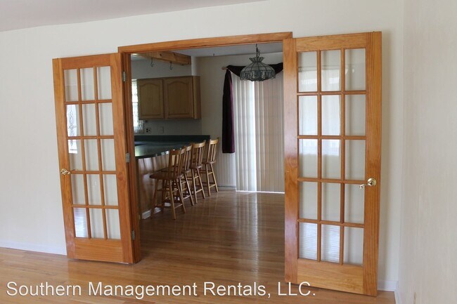 Building Photo - 4 br, 2 bath House - 16 Lexington Dr.