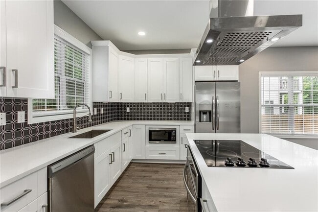 Building Photo - 1318 Brewster St SW