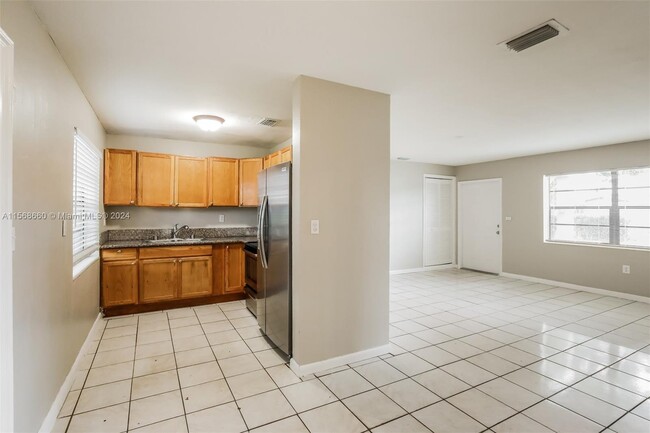 Building Photo - 20525 NW 28th Ct