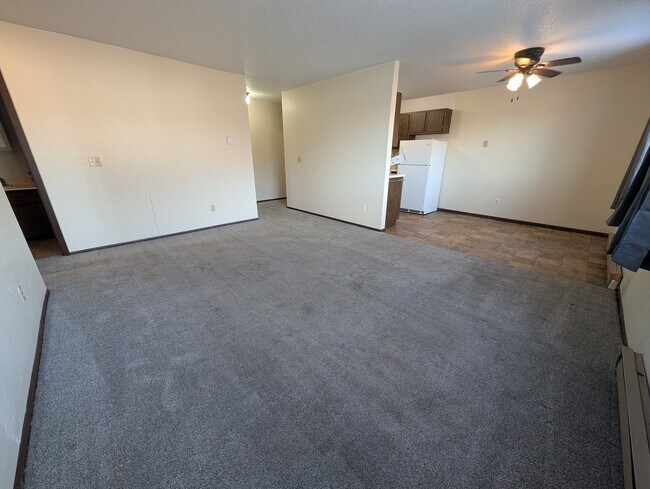 Building Photo - 331 Fox Lake Ave