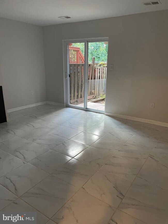 Building Photo - 13030 Trailside Way