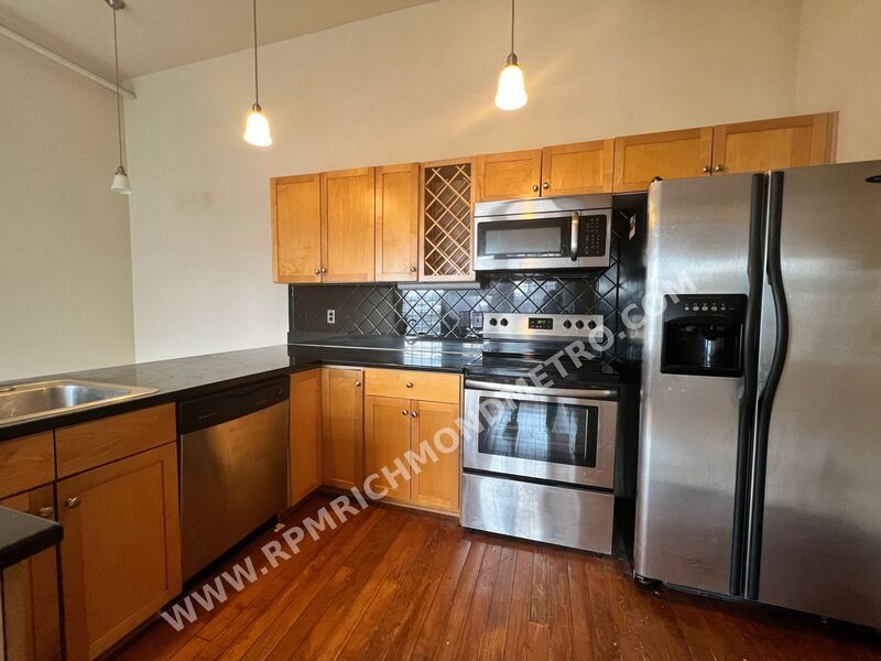 Foto principal - 1321 1/2 E. Main St.