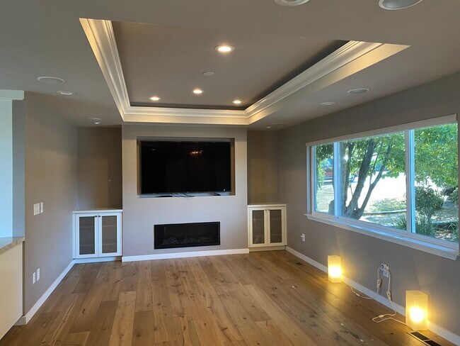 Building Photo - 1035 Lassen Dr