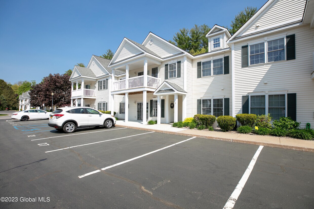 14 Ellis Ave Unit D3, Saratoga Springs, NY 12866 Condo for Rent in