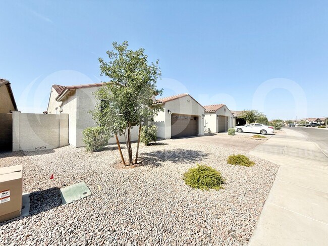 Foto del edificio - 40785 W Agave Rd