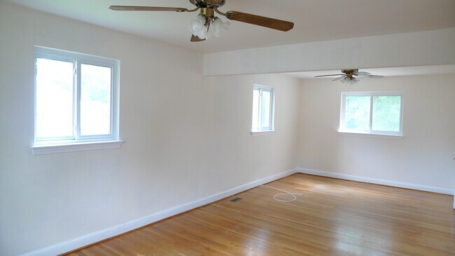 Building Photo - 3053 N Harrison St