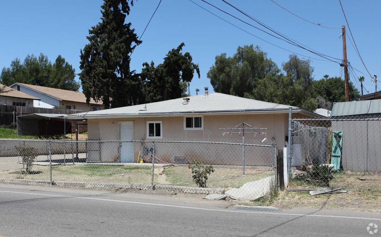 Foto del edificio - 8696 Tyler St