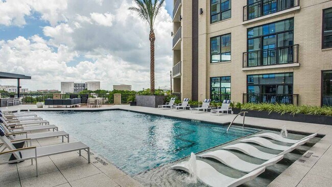 Foto del edificio - 7557 Main St