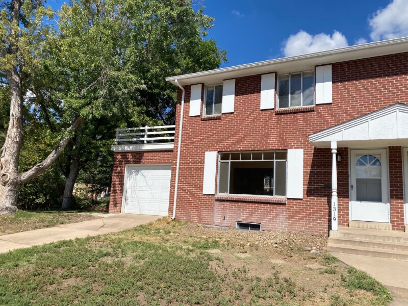 Foto principal - 1319 W Berry Dr