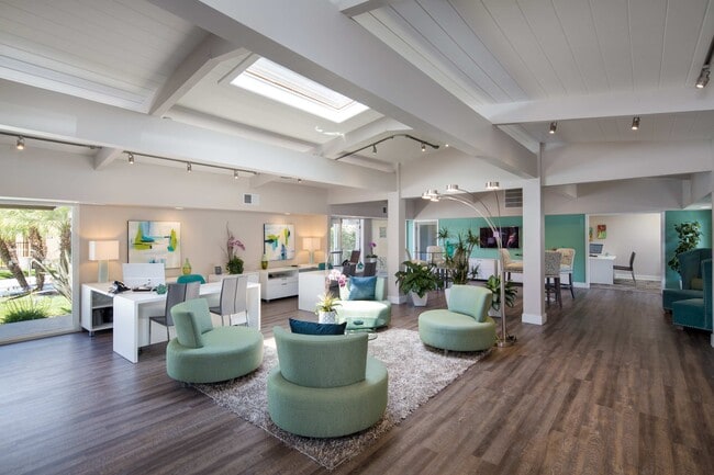 Building Photo - The Grove