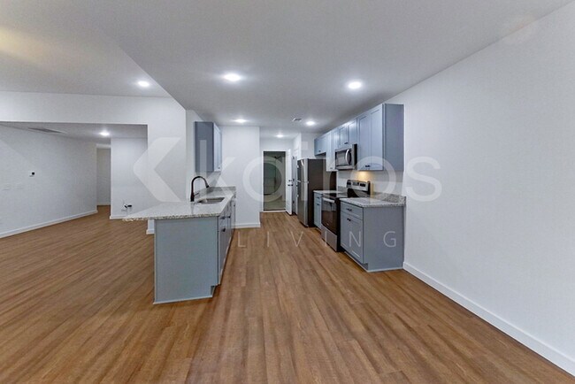 Foto del edificio - 142 Hughes Dr