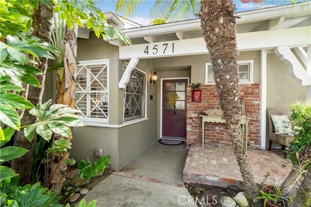 Building Photo - 4571 Canoga Dr