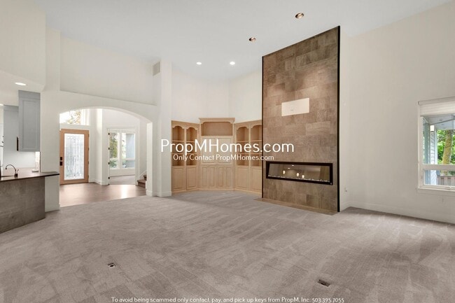 Building Photo - Luxury Five Bedroom Home in West Linn w/ S...