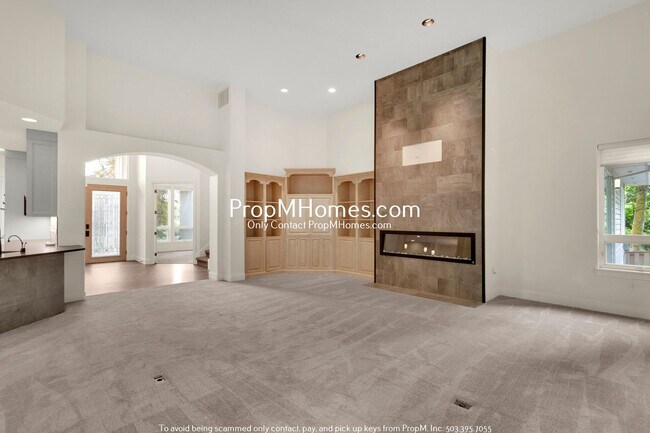 Foto del edificio - Luxury Five Bedroom Home in West Linn w/ S...