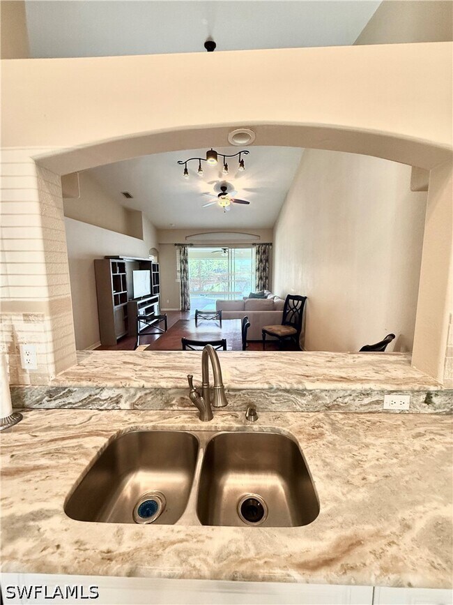 Foto del edificio - 8440 Ibis Cove Cir