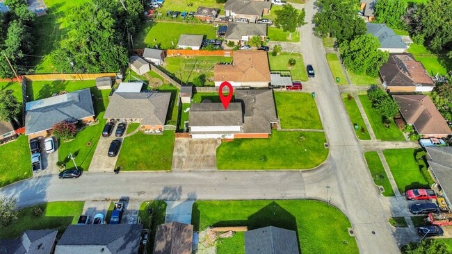 Building Photo - 5747 Turtle Creek Rd