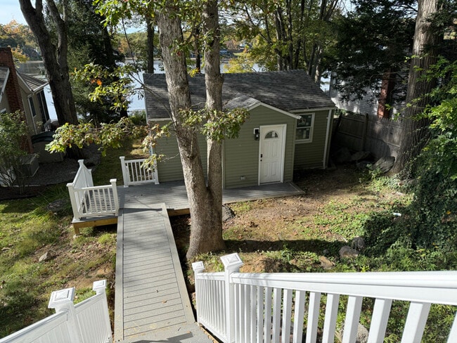 Building Photo - 42 Eastview Rd