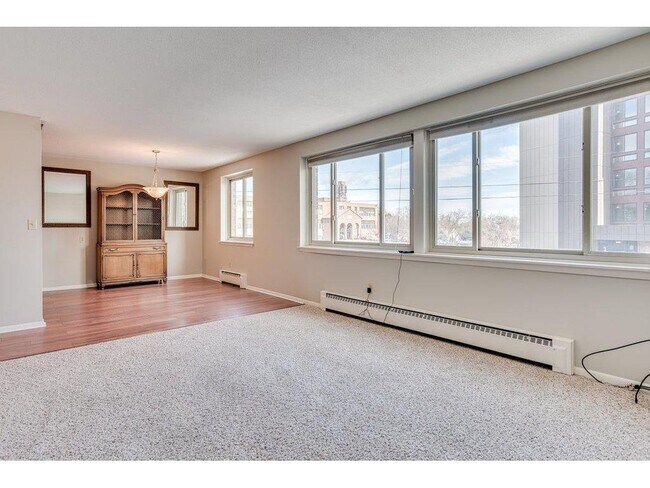 Foto del edificio - 4400 Upton Ave S