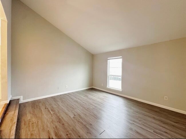 Building Photo - 8717 Victorian Village Dr