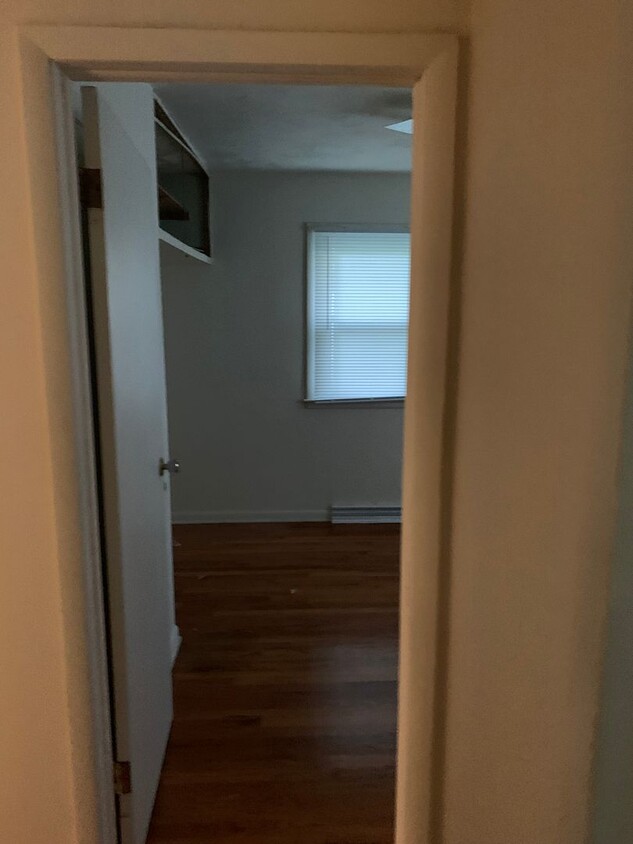 Primary Photo - Isherwood Dr. 2804