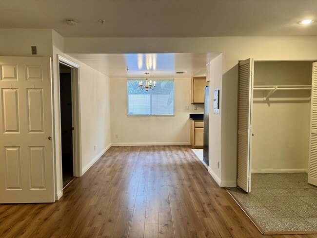 Photo - 451 S Oakland Ave Townhome