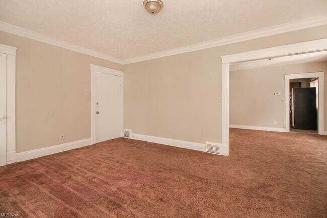 Building Photo - 856 Greyton Rd