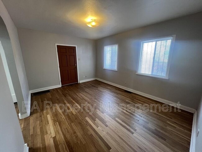 Foto del edificio - 511 7th St SW