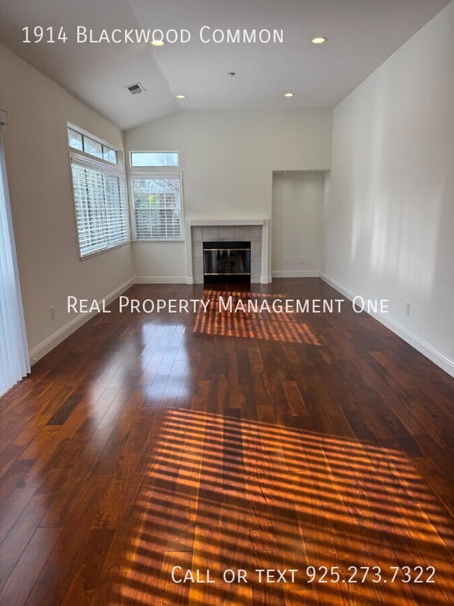 Foto del edificio - 1914 Blackwood Common