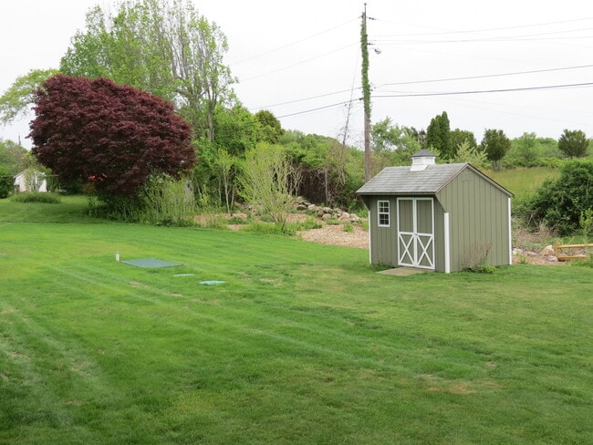 Foto del edificio - 7 Herbert Dr