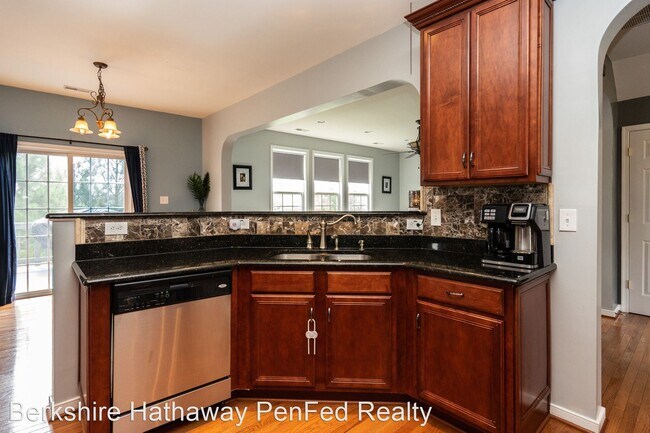 Foto del edificio - 5 br, 2.5 bath House - 3443 Ellenbrook Drive